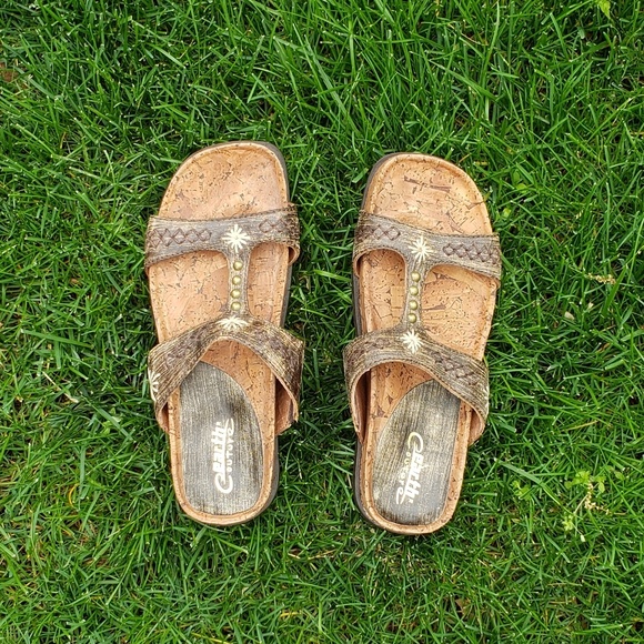 earth organics sandals